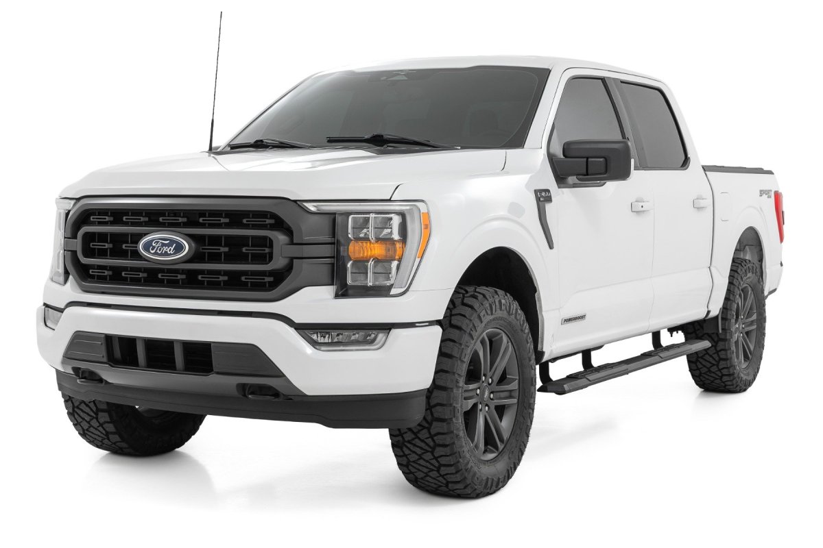 Ford F-150 Running Boards - Rough Country - TR2, Aluminum, 5 in Wide - Black Powder Coat - '15-'26